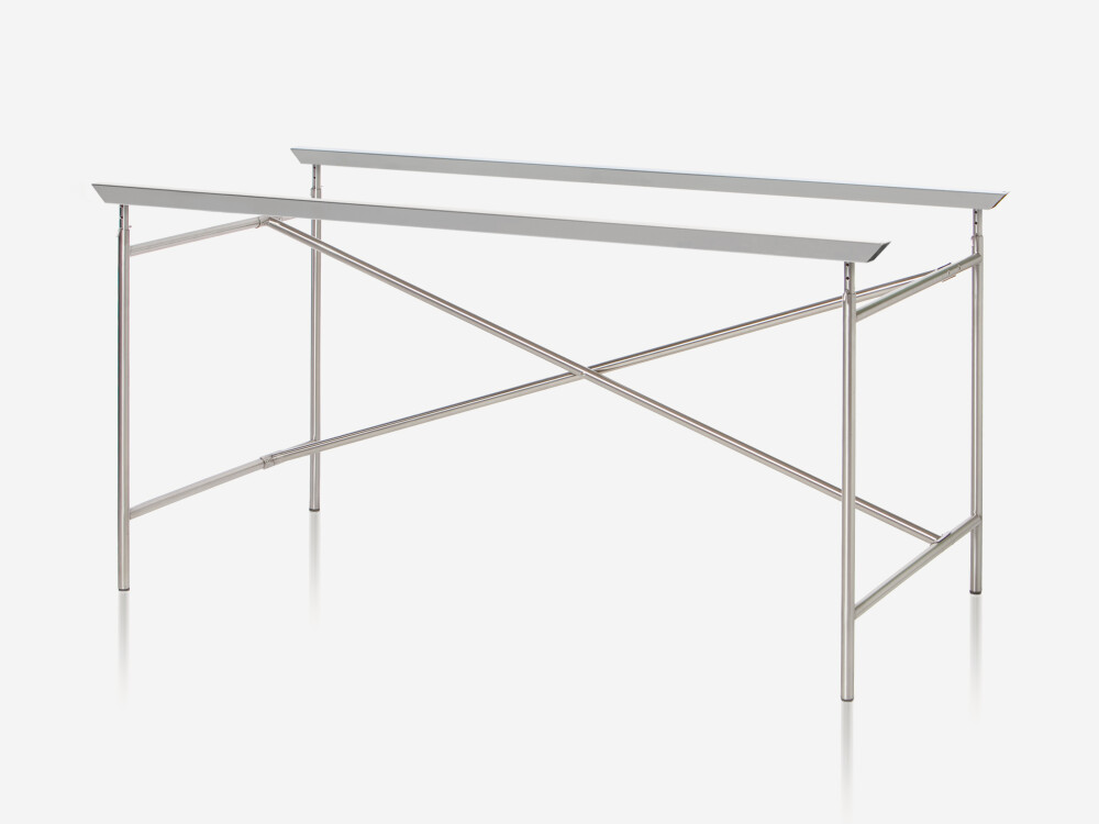 Plattenverstärker für das E2 Tischgestell aus pulverbeschichtetem Stahl, zur Stabilisierung großformatiger Tischplatten.