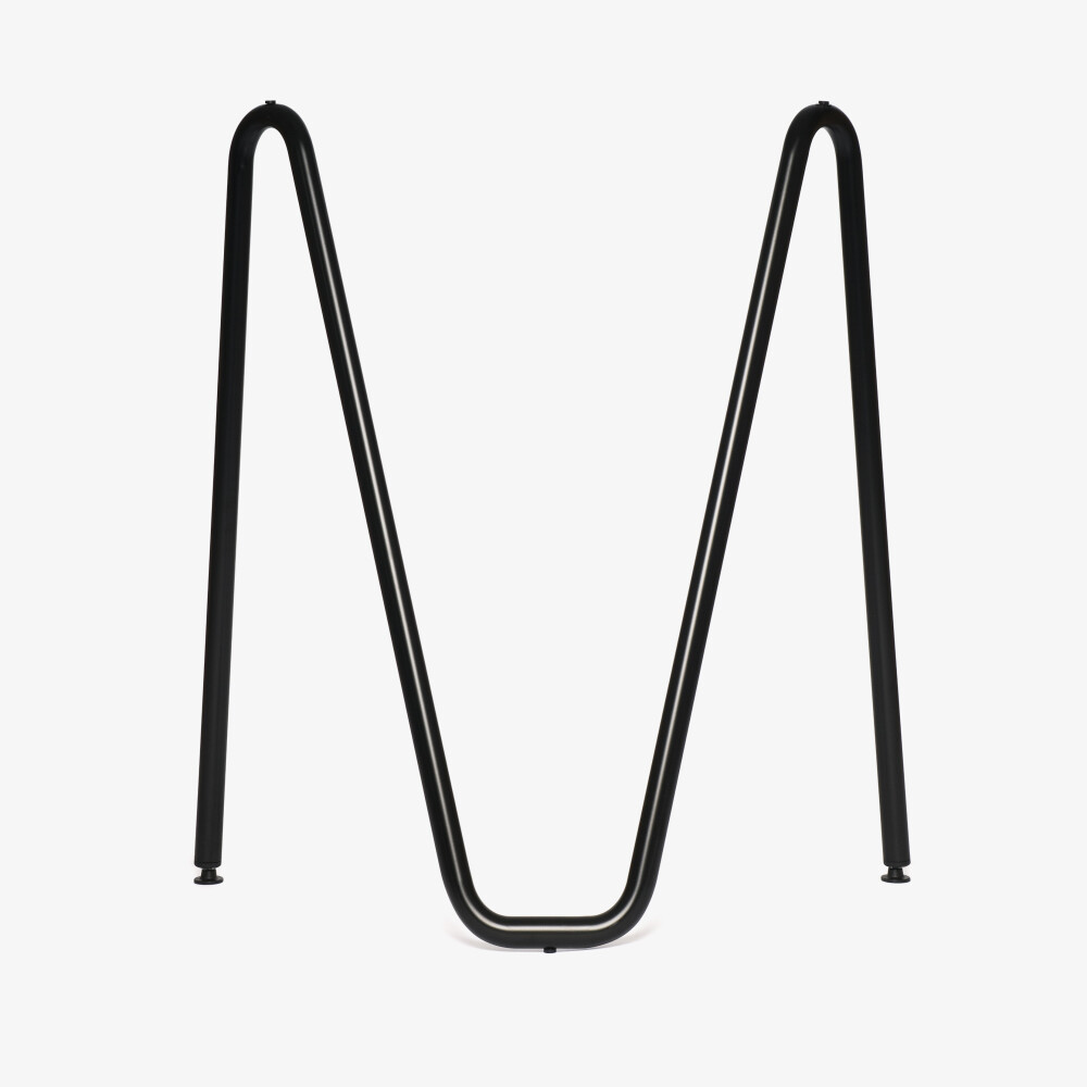 Sinus Tischbock in Größe M/L aus pulverbeschichtetem Stahl, gezeigt in Tiefschwarz (RAL 9005).